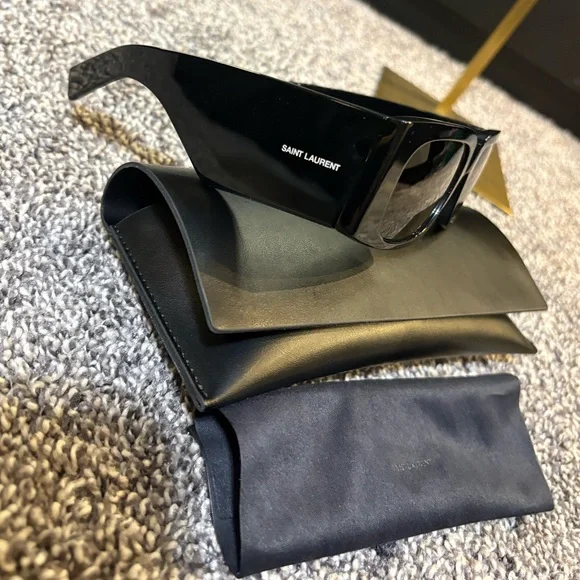 Saint Laurent SL654 Black Sunglasses - Picture 9 of 15